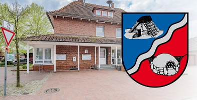 Das Gemeindebüro Ahlerstedt. Rechts ist das Wappen der Gemeinde Ahlerstedt zu sehen.