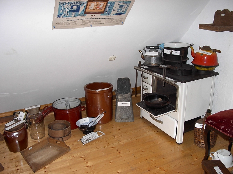 Doerps Museum Brest - Kochgeschirr, Backofen, Töpfe