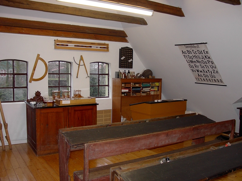 Doerps Museum Brest - Schulbänke