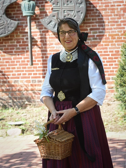 Gästeführerin in Tracht&nbsp;&copy;&nbsp;Fotostudio Augenblicke
