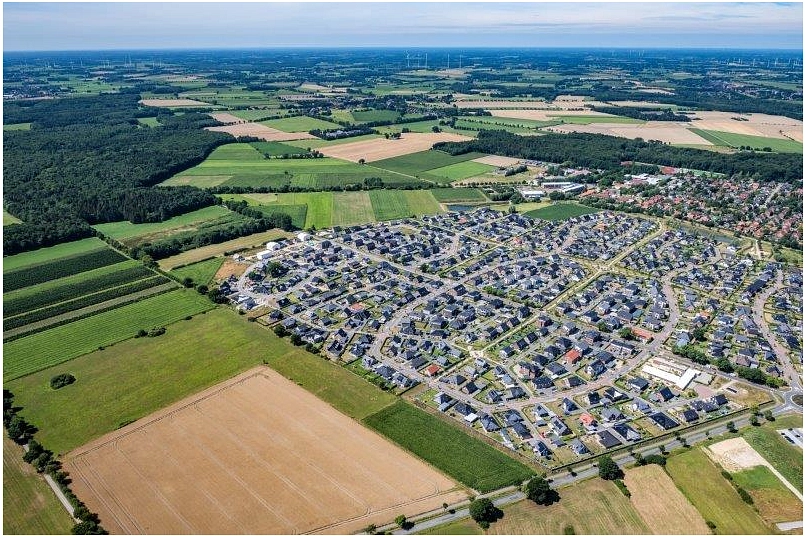 Es handelt sich um eine Luftbildaufnahme von Harsefeld. Es ist der Bereich des aktuellen Neubaugebietes zu sehen.&nbsp;&copy;&nbsp;Martin Elsen